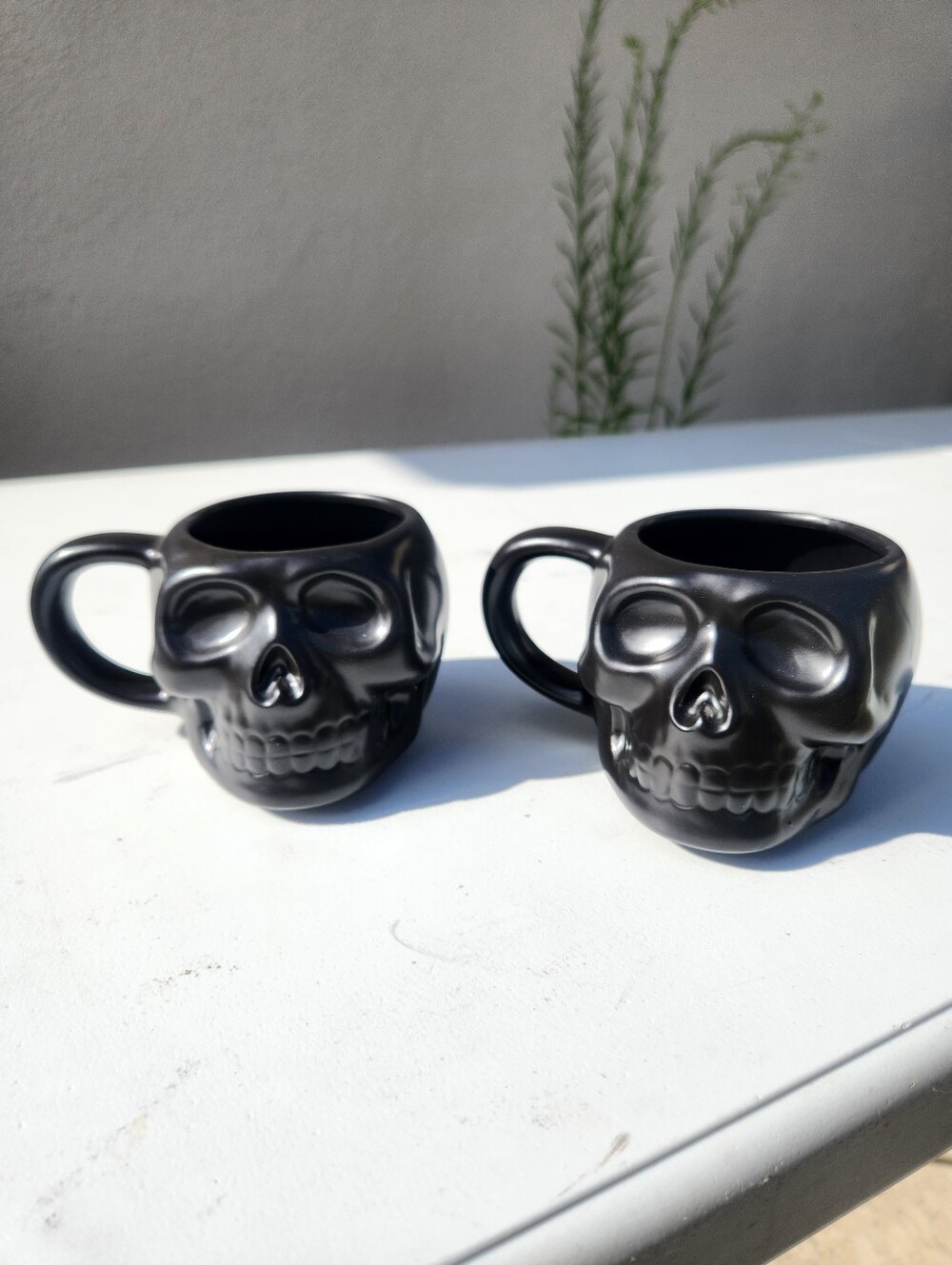 NEW Skull Mug Set of 2 Coffee Mugs Dia De Los Muertos Skulls Halloween Stoneware
